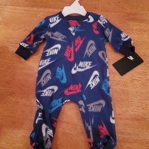 Nike fleece footed sleeper